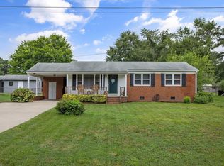 560 Wayview Rd, Henderson, NC 27537