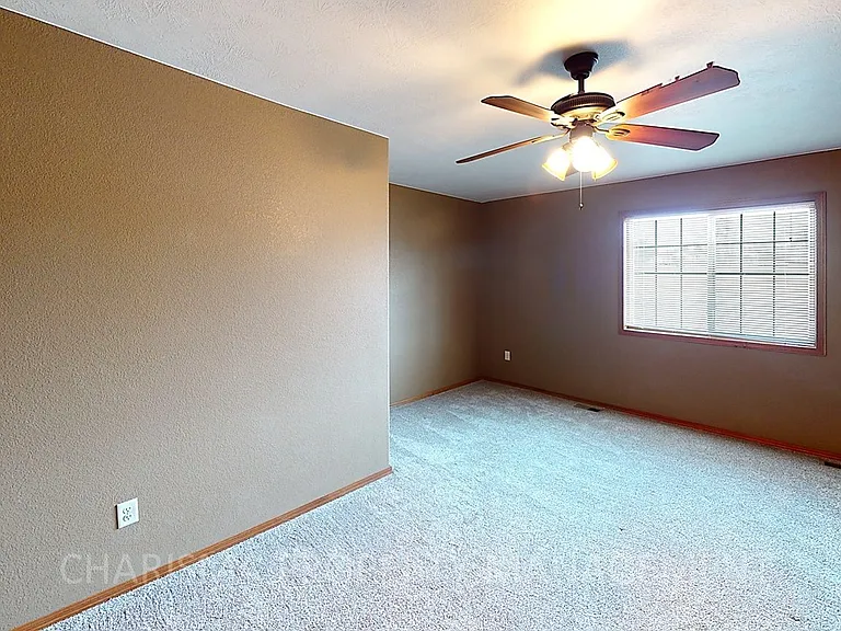 Horizon Properties — Photo 56