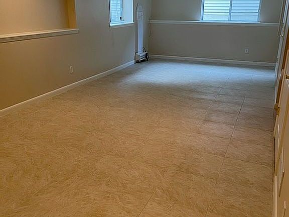 LOWER LEVEL FAMILY ROOM