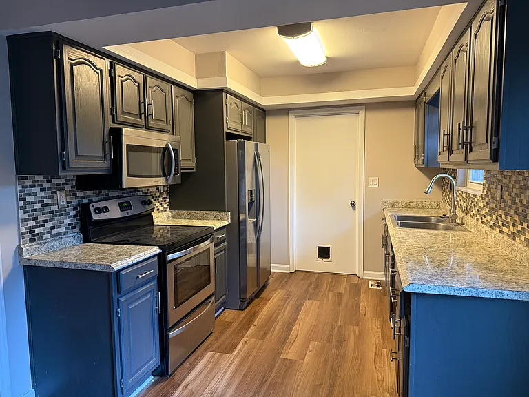 3114 Sudbury Ln — Photo 5