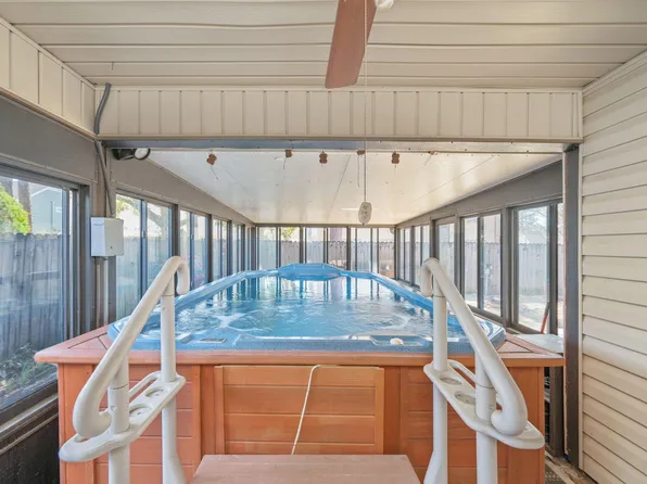 2328 Willow Bend Blvd, Fort Walton Beach, FL 32547