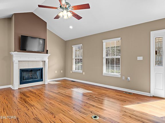 5th image of 2447 Whisper Creek Dr