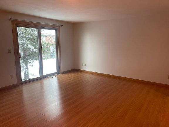 3rd image of 6070 Bethlehem Ln