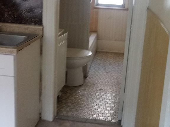 5th image of 9434 McDougall St #1