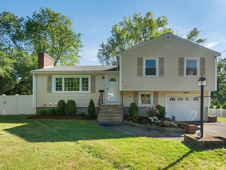 221 Totten Pond Rd — Photo 1