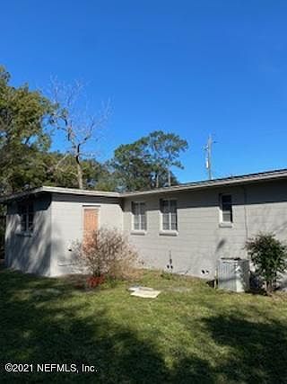 2nd image of 2220 Holcroft Dr