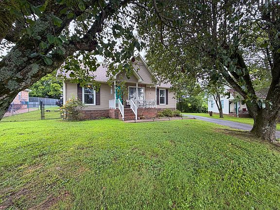 2nd image of 1324 Sunnybrooke Ct