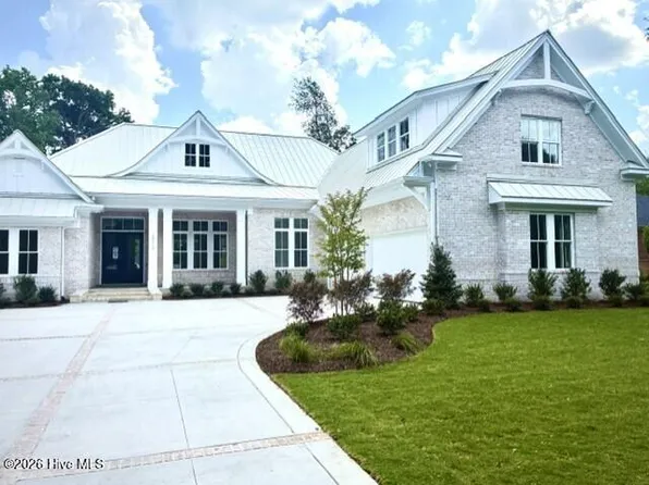 2016 Spanish Wells Drive, Wilmington, NC 28405