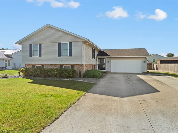 803 W Rickelman Ave, Effingham, IL 62401