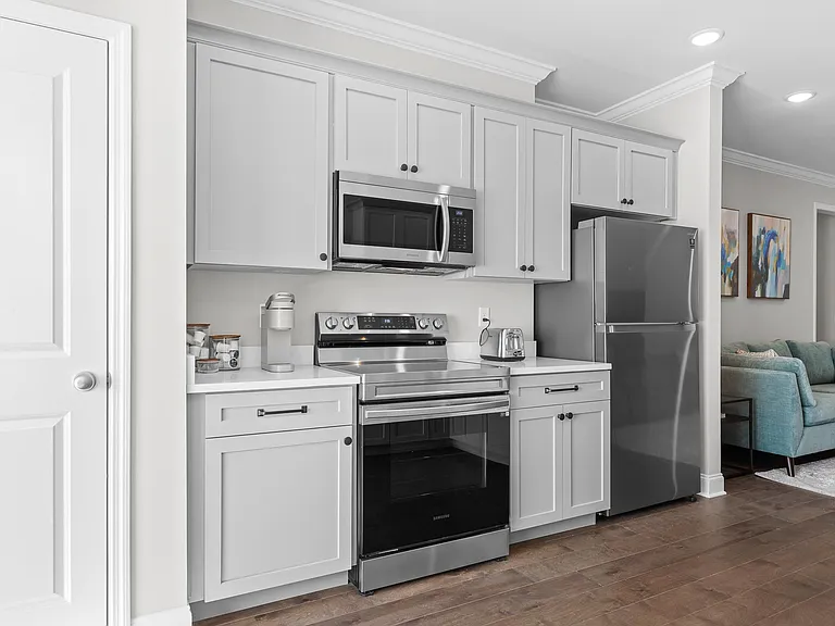 658 Bellingham Dr NE — Photo 13