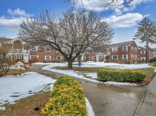 254-20 74th Ave UNIT 2, Glen Oaks, NY 11004