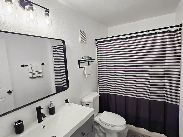 5451 Vineland Rd #1211 — Photo 14