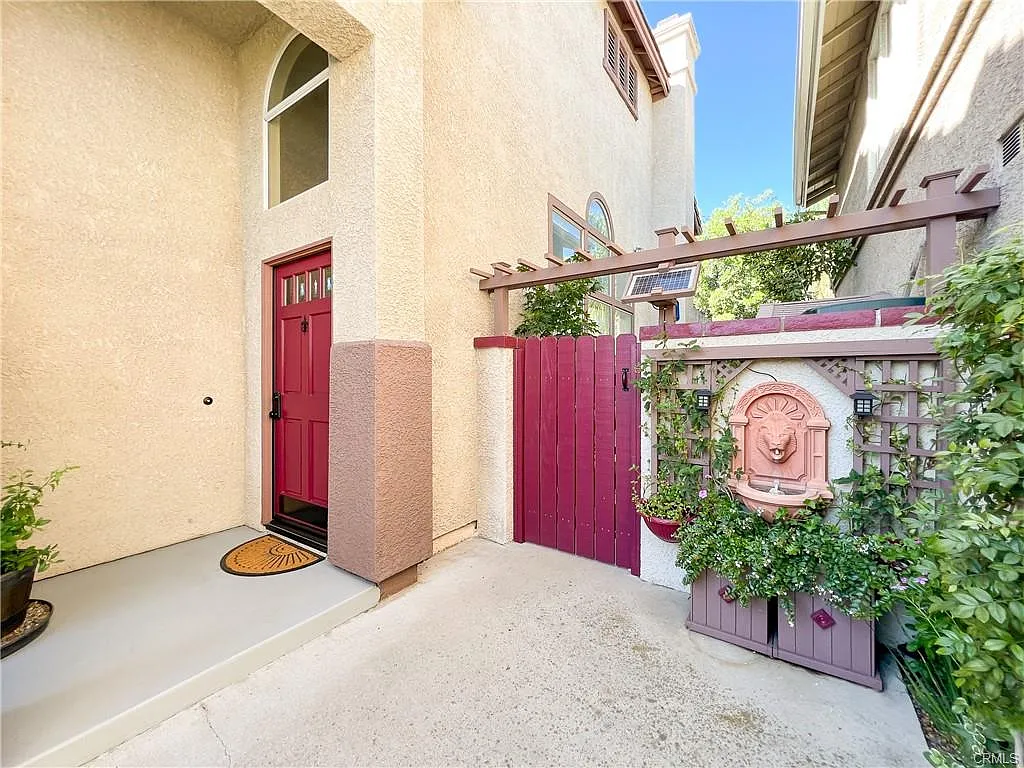 3 bed, 1861 sqft, $3,899 — Photo 3