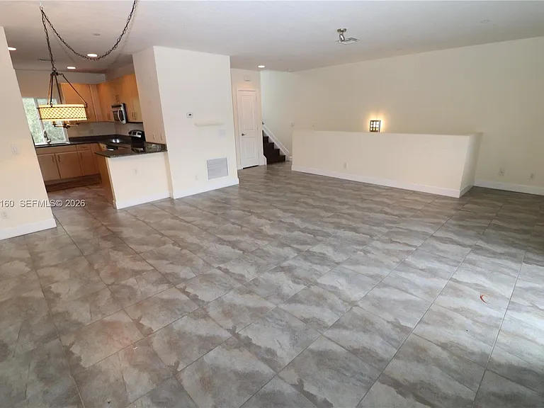 609 NE 28th St #1 — Photo 9