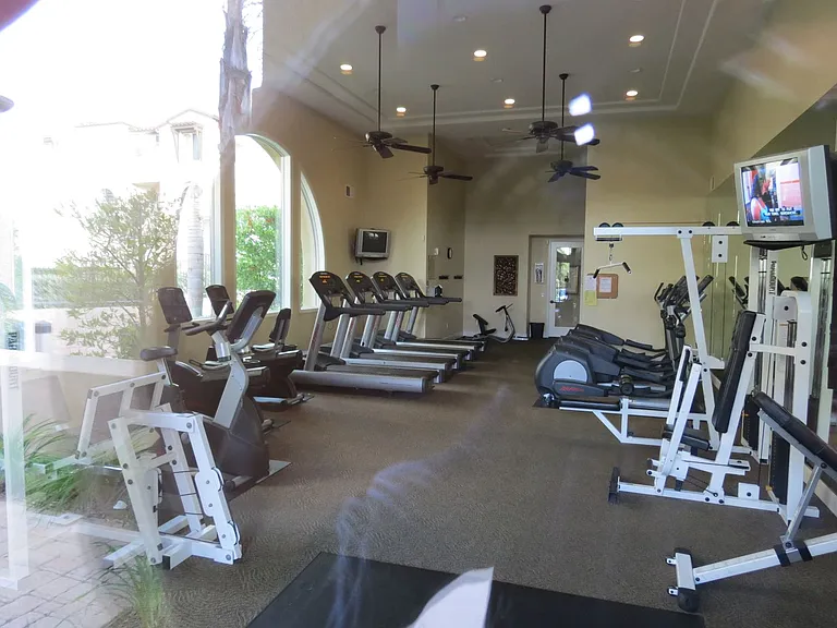 641 Hatfield Dr — Photo 7