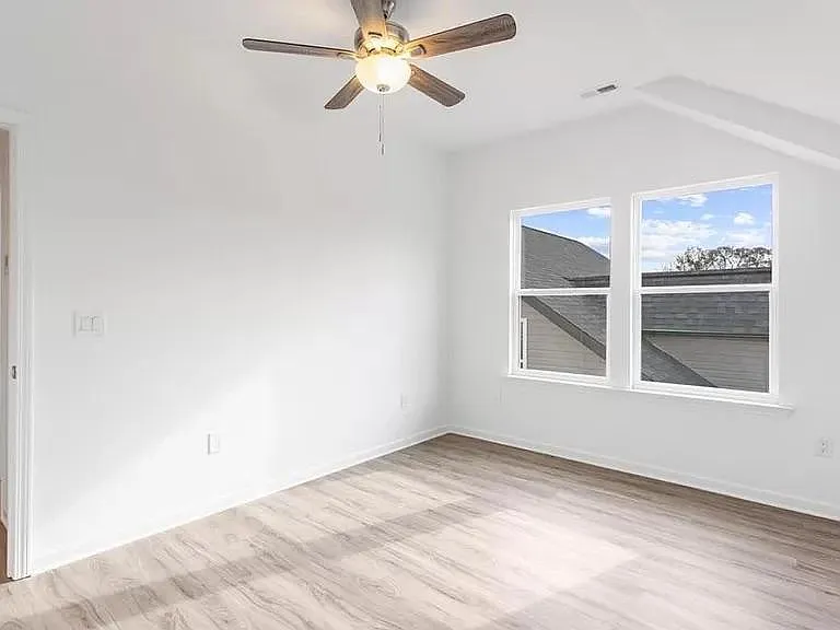 35 Marble St — Photo 15