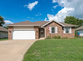 1109 W Thorngate Dr, Ozark, MO 65721