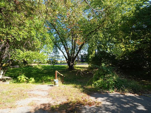 4th image of 1717 Pennoyer Ave
