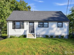 4 Universal Ave, Iselin, NJ 08830
