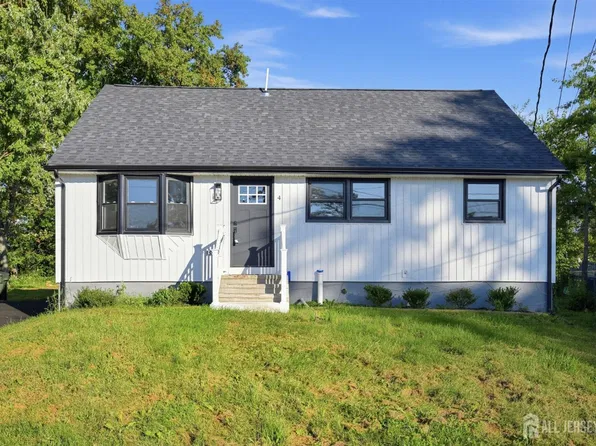 4 Universal Ave, Iselin, NJ 08830