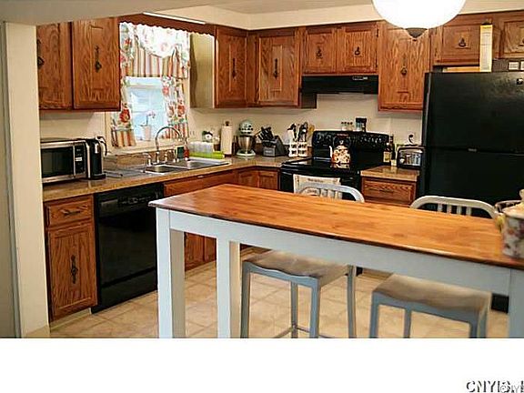 3rd image of 109 Flaxwood Ln