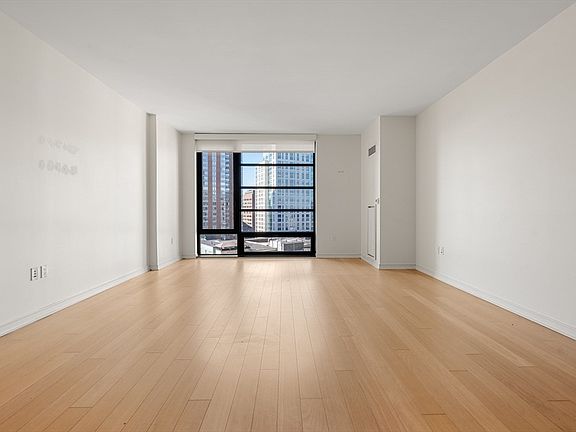 3rd image of 580 Washington St #1501