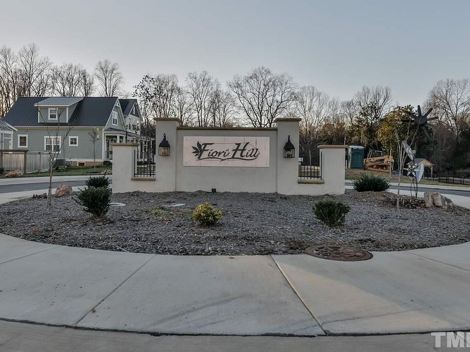 1st image of 106 S Fiori Hill Dr