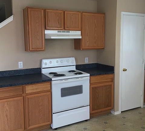 3rd image of 3701 Venera St