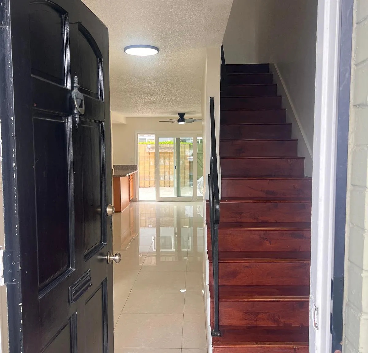 4 bed, 1216 sqft, $4,200 — Photo 3