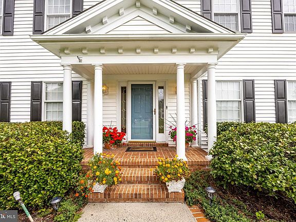 3rd image of 5541 E Nithsdale Dr