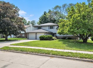 13002 Jan Cir, Bellevue, NE 68123