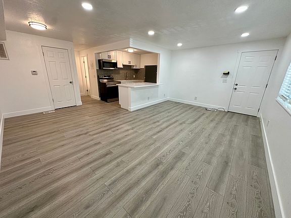3rd image of 3683 S 2200 W APT 71