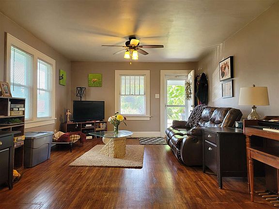 3rd image of 2424 Hulman St