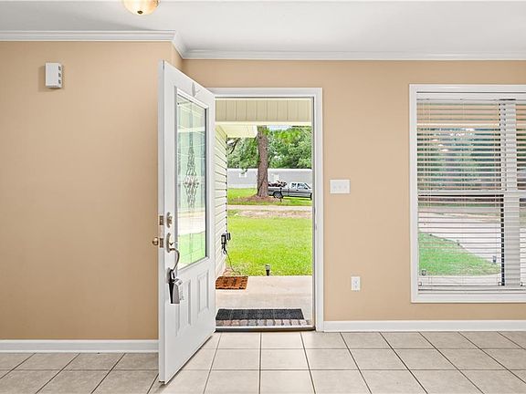 3rd image of 210 Taylor Rd