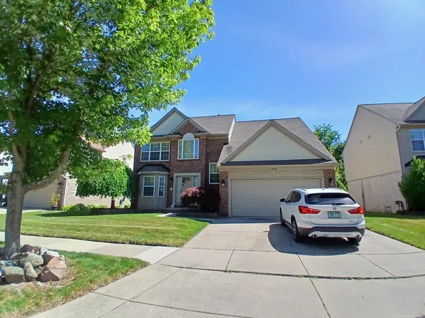 11820 Creekview Dr, Sterling Heights, MI 48312