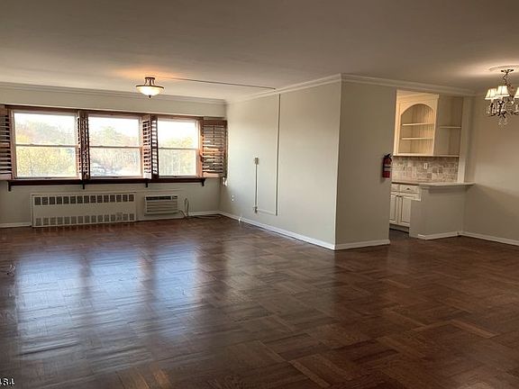 3rd image of 415 Claremont Ave #C006d-6d
