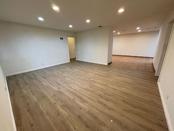 2nd image of 3668 N Vineland Ave