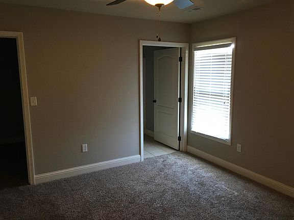 5th image of 440 Arbor Cir