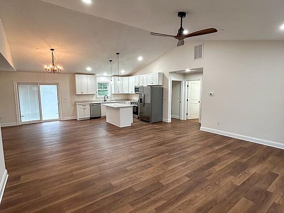 5th image of 311 Prospect St