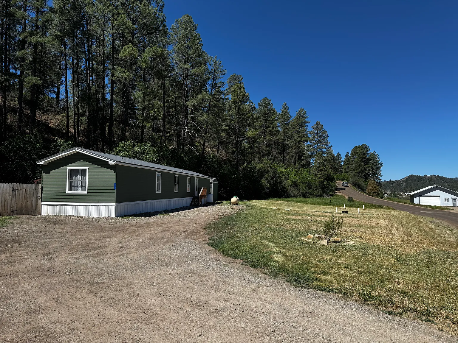 3 bed, 1216 sqft, $1,700 — Photo 3