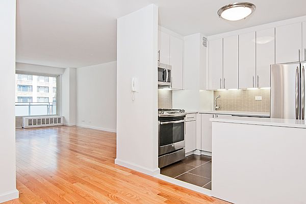 1st image of 300 E 40th St APT 9W