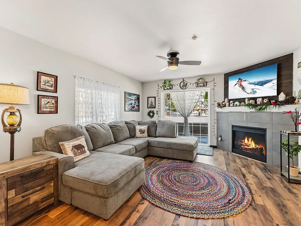 293 Pelican Cir #1803