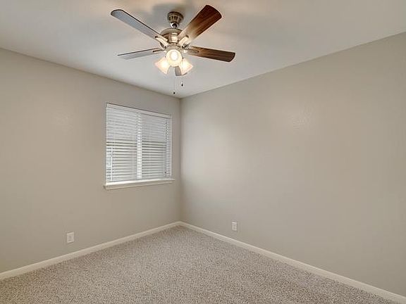 4th image of 218 Goldenrod