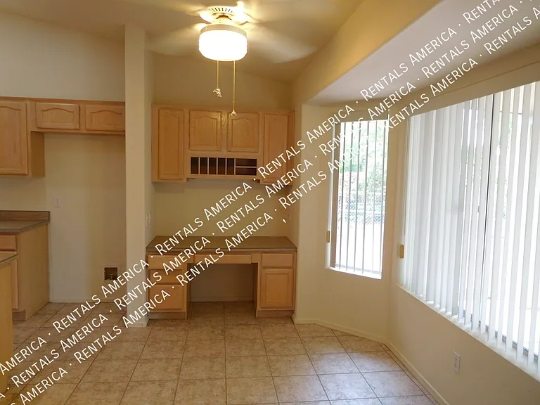 5747 N 105th Ln — Photo 17
