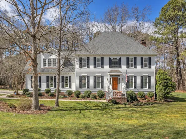 106 Legault Dr, Cary, NC 27513