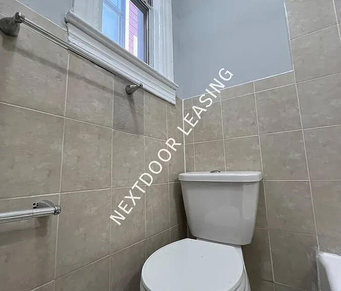 187 Avenue E #5M — Photo 3