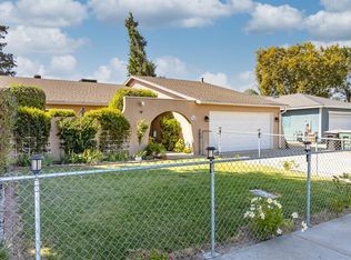 1350 Jennifer St, Ripon, CA 95366