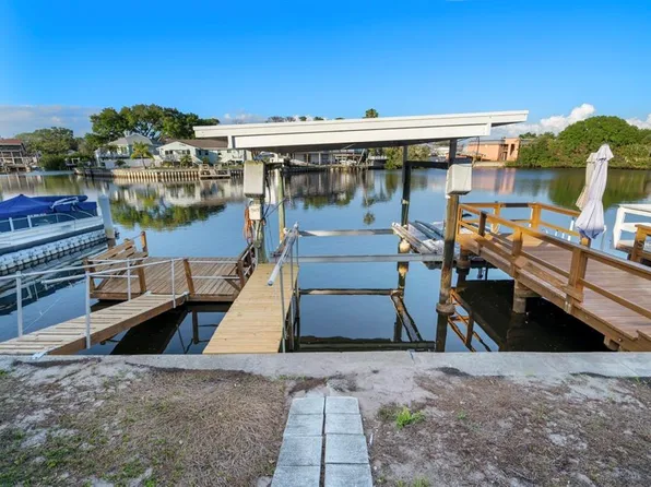 595 Westwinds Dr, Palm Harbor, FL 34683