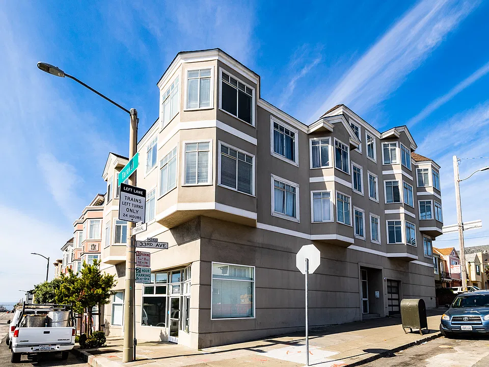 2381 33rd Ave #4