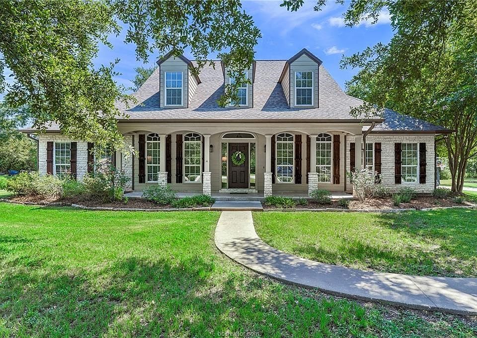 1st image of 15865 Flagstone Ct